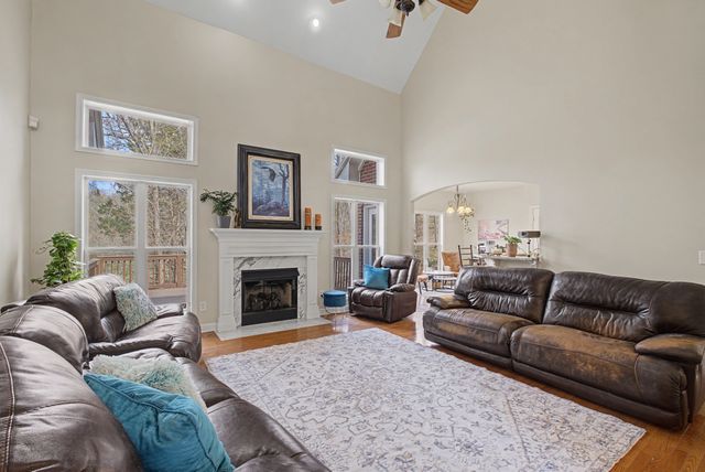 142 Ridgeview Trace, Hendersonville, TN 37075