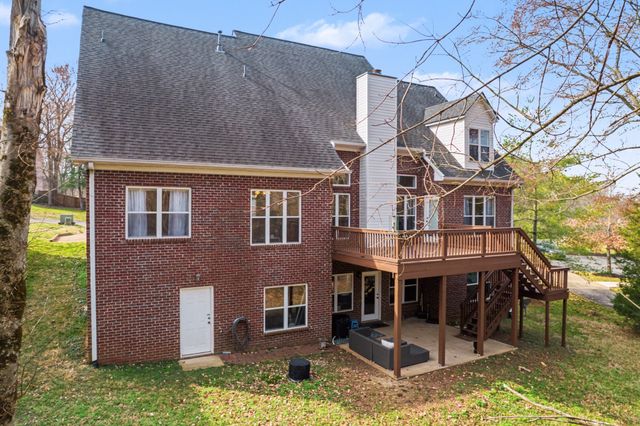 142 Ridgeview Trace, Hendersonville, TN 37075