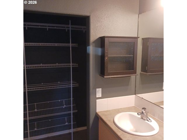 3151 Ne WELLS ACRES Rd, Bend, OR 97701