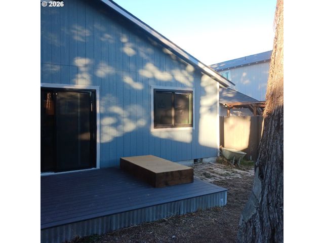 3151 Ne WELLS ACRES Rd, Bend, OR 97701