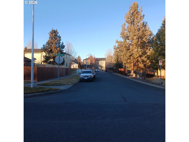 3151 Ne WELLS ACRES Rd, Bend, OR 97701