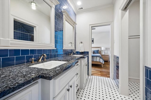 3805 Swarthmore, West University Place, TX 77005