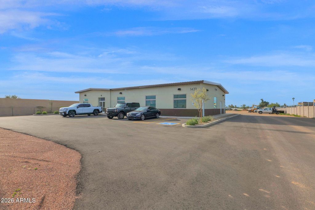 1453 E OLD WEST Highway, Apache Junction, AZ 85119 — exterior