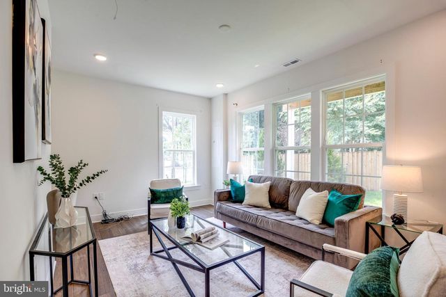 10800 WILLOW TER, Fairfax, VA 22030