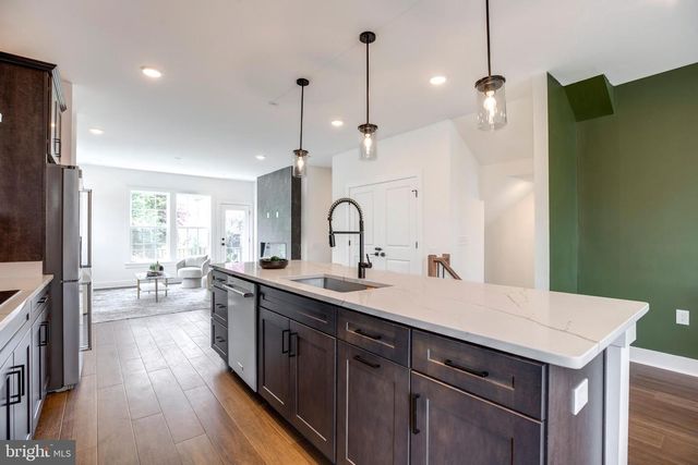 10800 WILLOW TER, Fairfax, VA 22030
