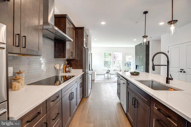 10800 WILLOW TER, Fairfax, VA 22030