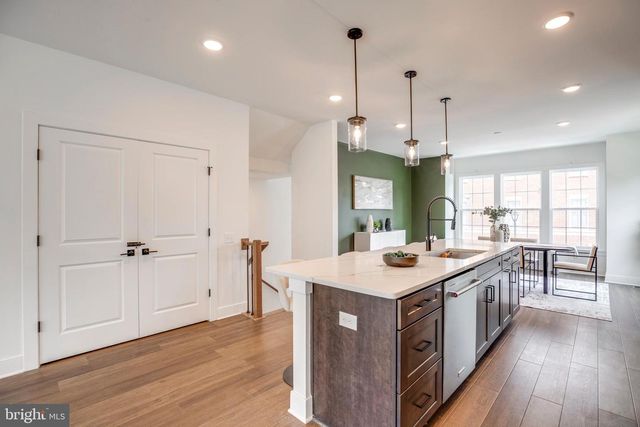 10800 WILLOW TER, Fairfax, VA 22030