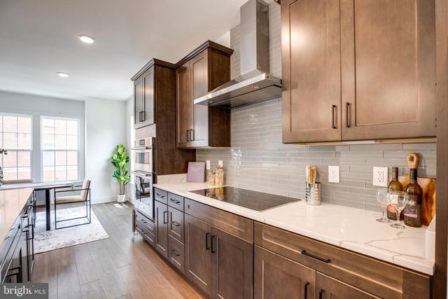 10800 WILLOW TER, Fairfax, VA 22030