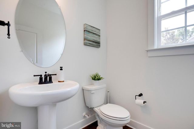 10800 WILLOW TER, Fairfax, VA 22030