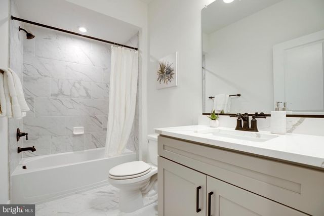 10800 WILLOW TER, Fairfax, VA 22030