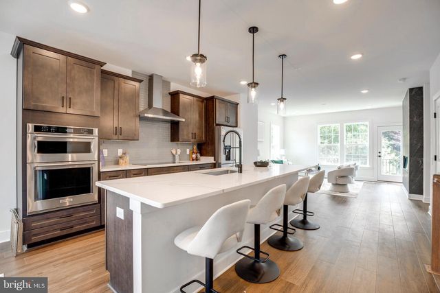 10800 WILLOW TER, Fairfax, VA 22030