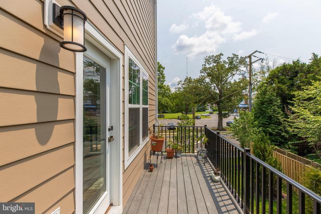 10800 WILLOW TER, Fairfax, VA 22030