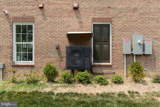 10800 WILLOW TER, Fairfax, VA 22030