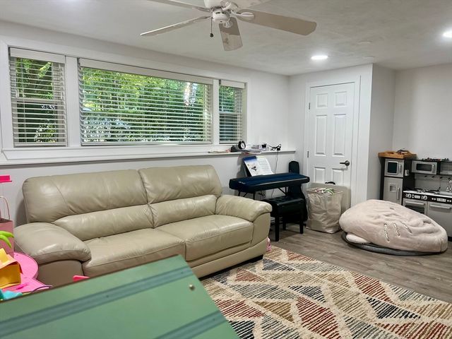 113 Cambridge, Winchester, MA 01890