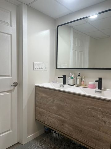 113 Cambridge, Winchester, MA 01890