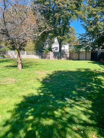 113 Cambridge, Winchester, MA 01890