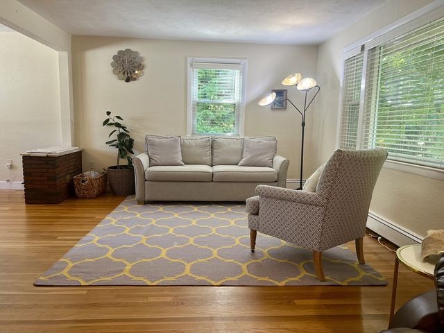 113 Cambridge, Winchester, MA 01890