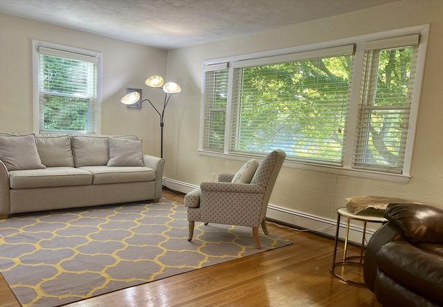 113 Cambridge, Winchester, MA 01890