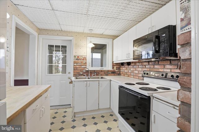 1632 LAMPETER RD, Lancaster, PA 17602