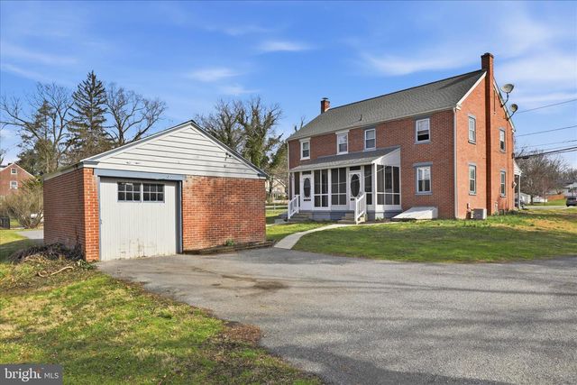 1632 LAMPETER RD, Lancaster, PA 17602