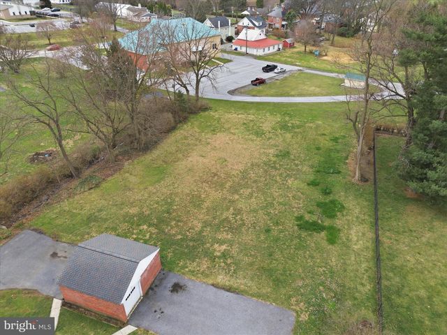 1632 LAMPETER RD, Lancaster, PA 17602