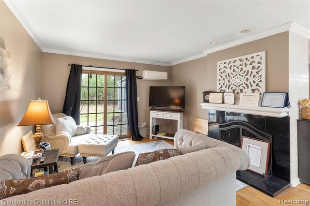 16219 Elizabeth Street, Beverly Hills, MI 48025