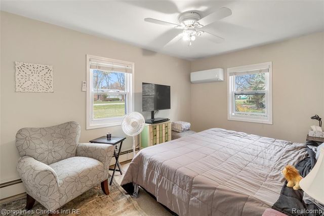 16219 Elizabeth Street, Beverly Hills, MI 48025