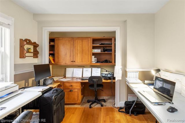 16219 Elizabeth Street, Beverly Hills, MI 48025