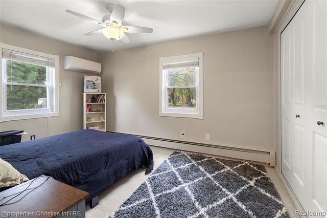 16219 Elizabeth Street, Beverly Hills, MI 48025