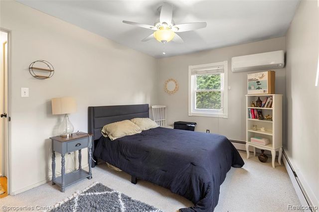 16219 Elizabeth Street, Beverly Hills, MI 48025
