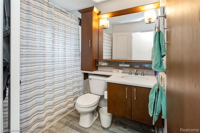 16219 Elizabeth Street, Beverly Hills, MI 48025