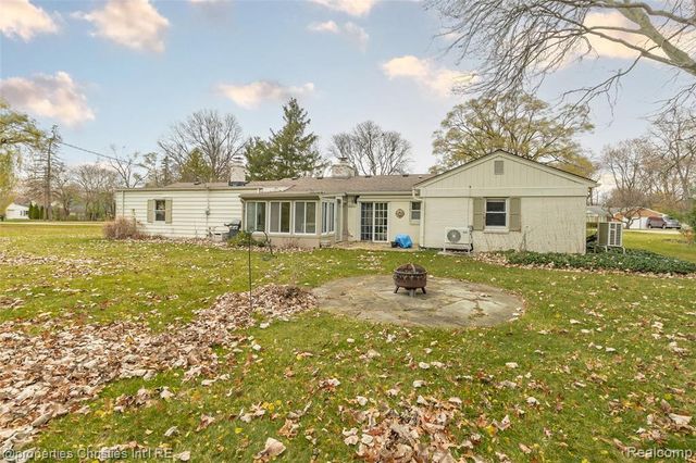 16219 Elizabeth Street, Beverly Hills, MI 48025