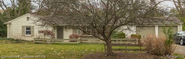 16219 Elizabeth Street, Beverly Hills, MI 48025