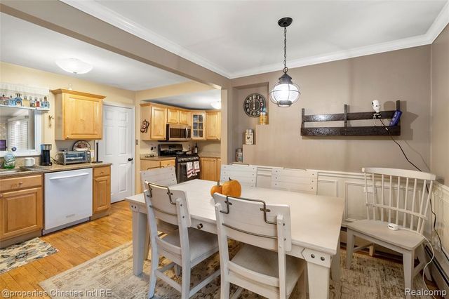 16219 Elizabeth Street, Beverly Hills, MI 48025