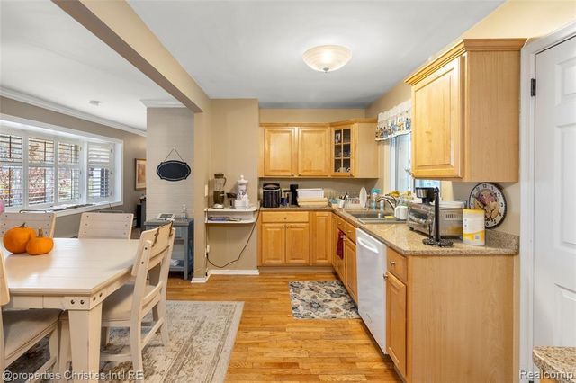 16219 Elizabeth Street, Beverly Hills, MI 48025