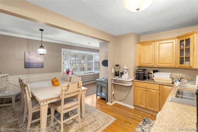 16219 Elizabeth Street, Beverly Hills, MI 48025