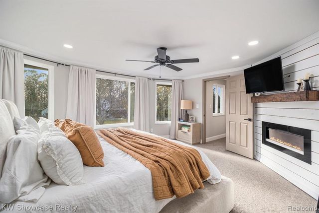 7936 Rampart Trail, Waterford, MI 48327