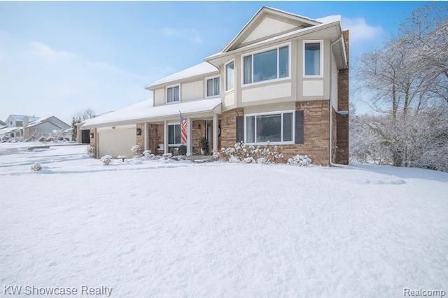 7936 Rampart Trail, Waterford, MI 48327