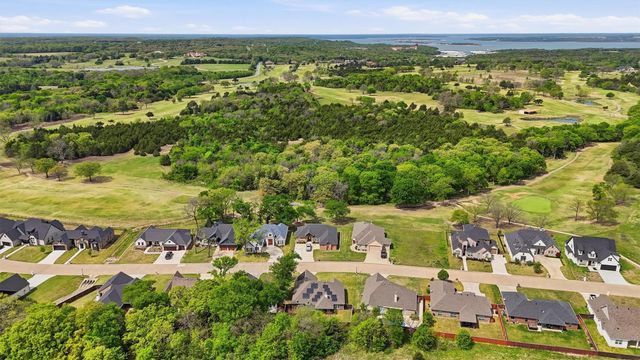 230 Bent Oak Drive, Pottsboro, TX 75076