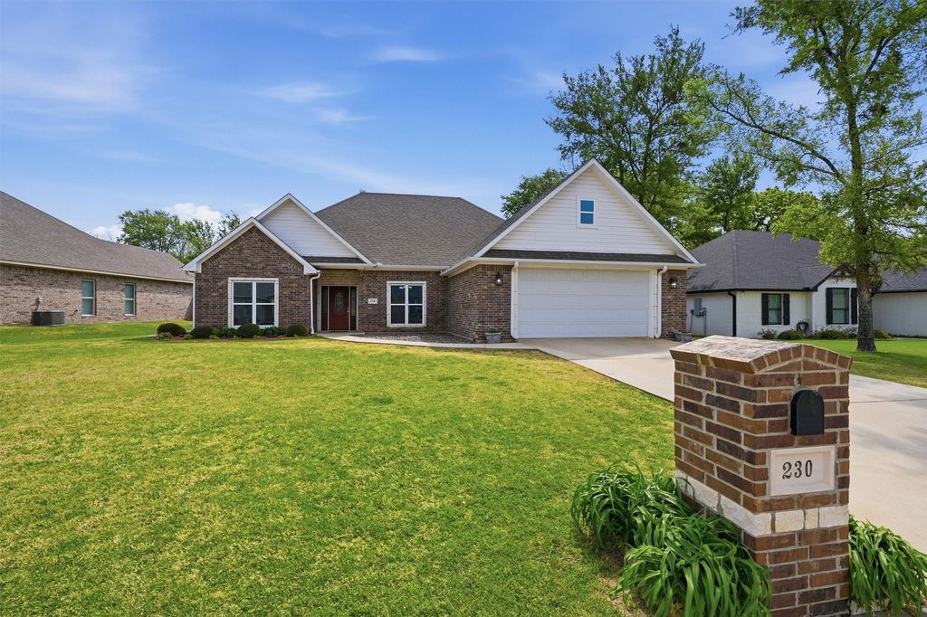 230 Bent Oak Drive, Pottsboro, TX 75076