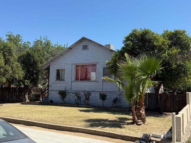 2954 E Illinois Avenue, Fresno, CA 93701