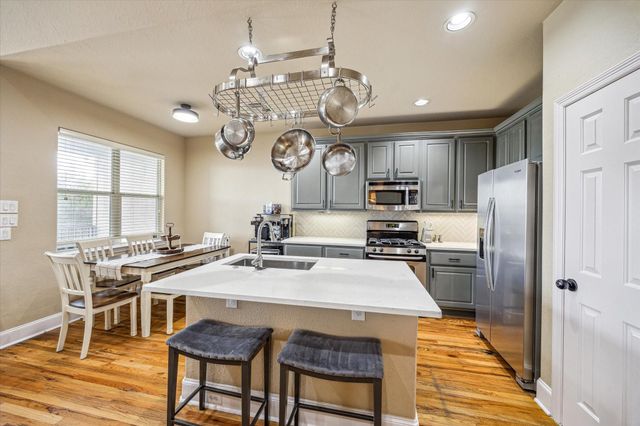 210 Grove Street, Houston, TX 77020