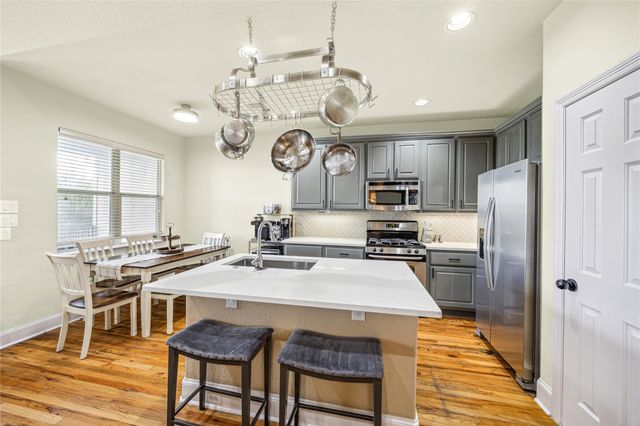 210 Grove Street, Houston, TX 77020