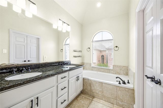 210 Grove Street, Houston, TX 77020