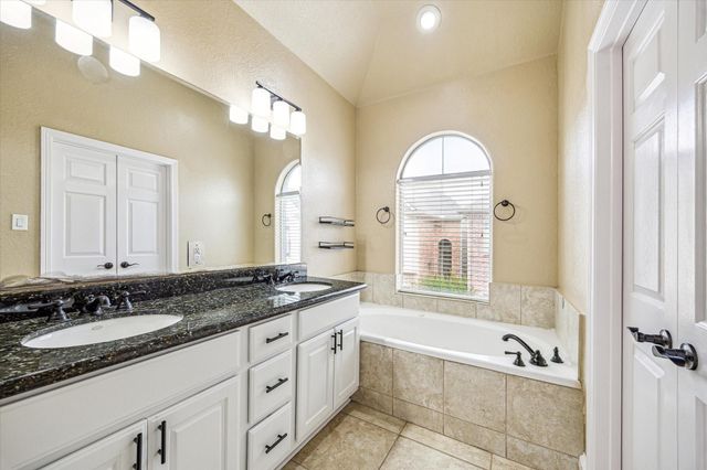 210 Grove Street, Houston, TX 77020