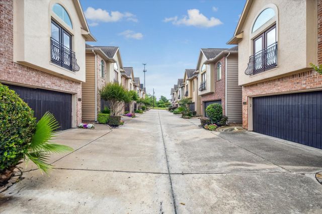 210 Grove Street, Houston, TX 77020