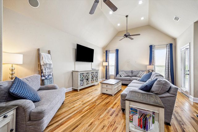 210 Grove Street, Houston, TX 77020