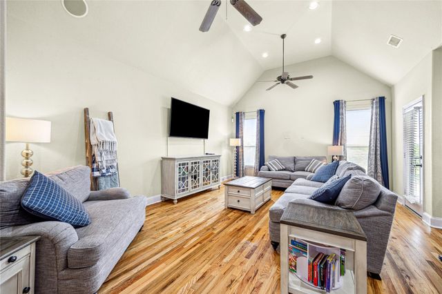 210 Grove Street, Houston, TX 77020