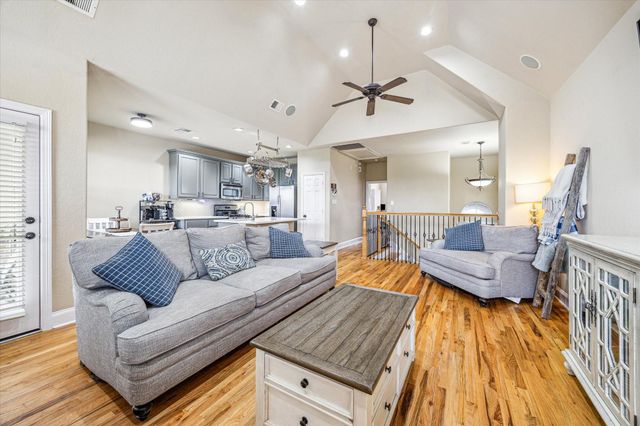 210 Grove Street, Houston, TX 77020