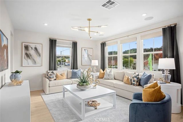 731 E Route 66, Glendora, CA 91740
